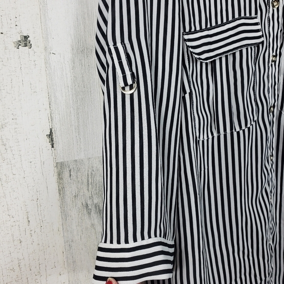 H&M sheer black and white striped top women's size 6 - Picture 3 of 9